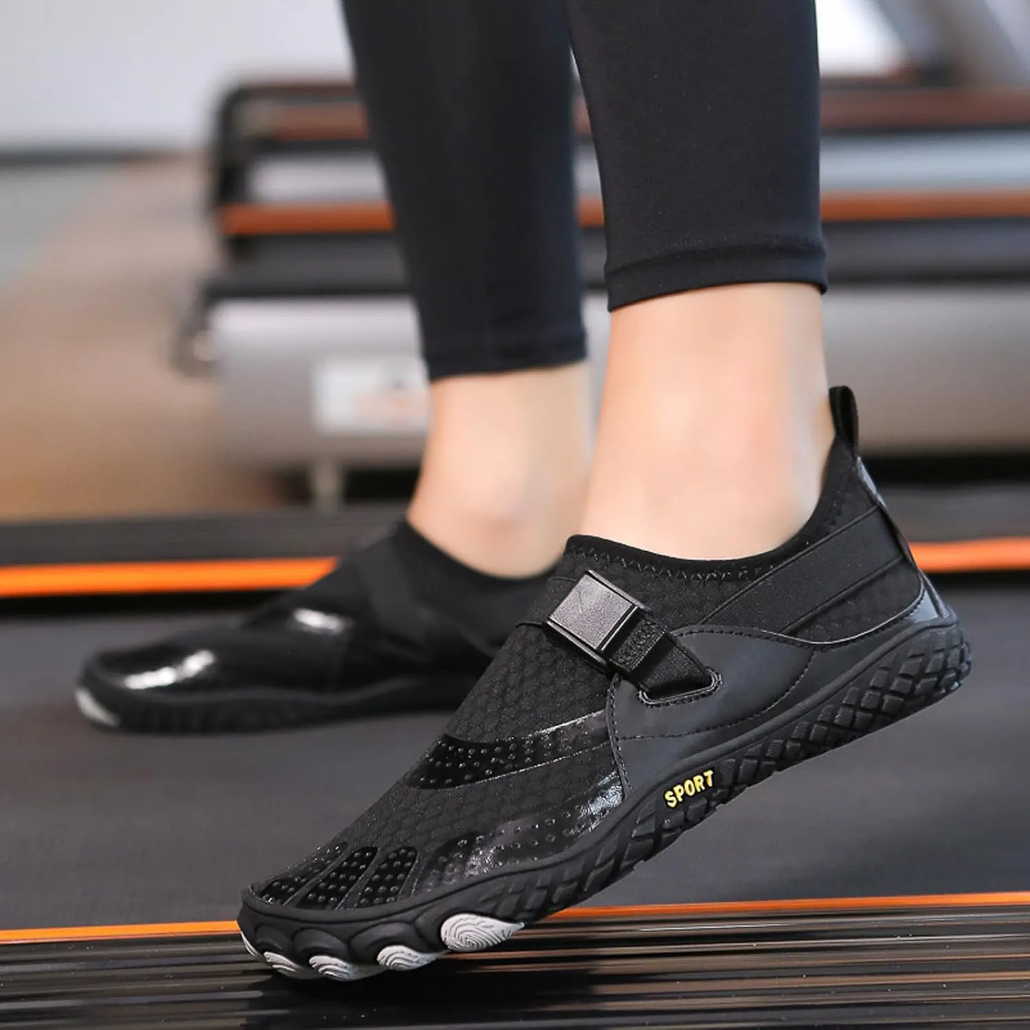 Couple Sports Shoes Outdoor Wading Non Slip Beach Diving Shoes Swimming Riding Fitness Plus Baseball Mens Sneaker