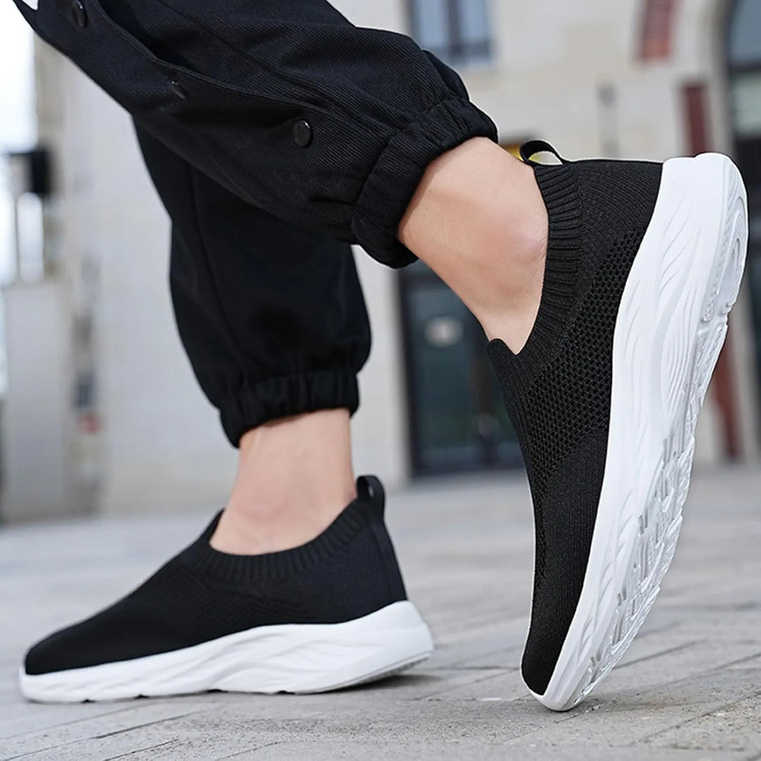 Men Sports Shoes Fashionable New Pattern Simple Pure Color Breathable Comfortable Lightweight Winter Sneaker Men