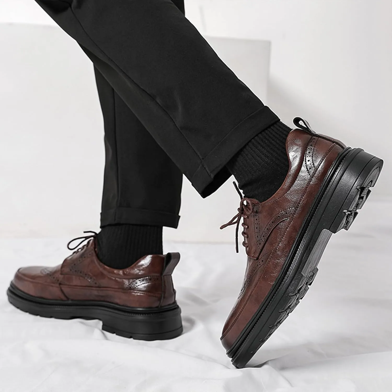 Men's Leather Platform Wingtip Business Oxfords Fashion Round Toe Lace Up Low Top Brogue Dress Shoes Hand Stitched Formal Derby Shoes