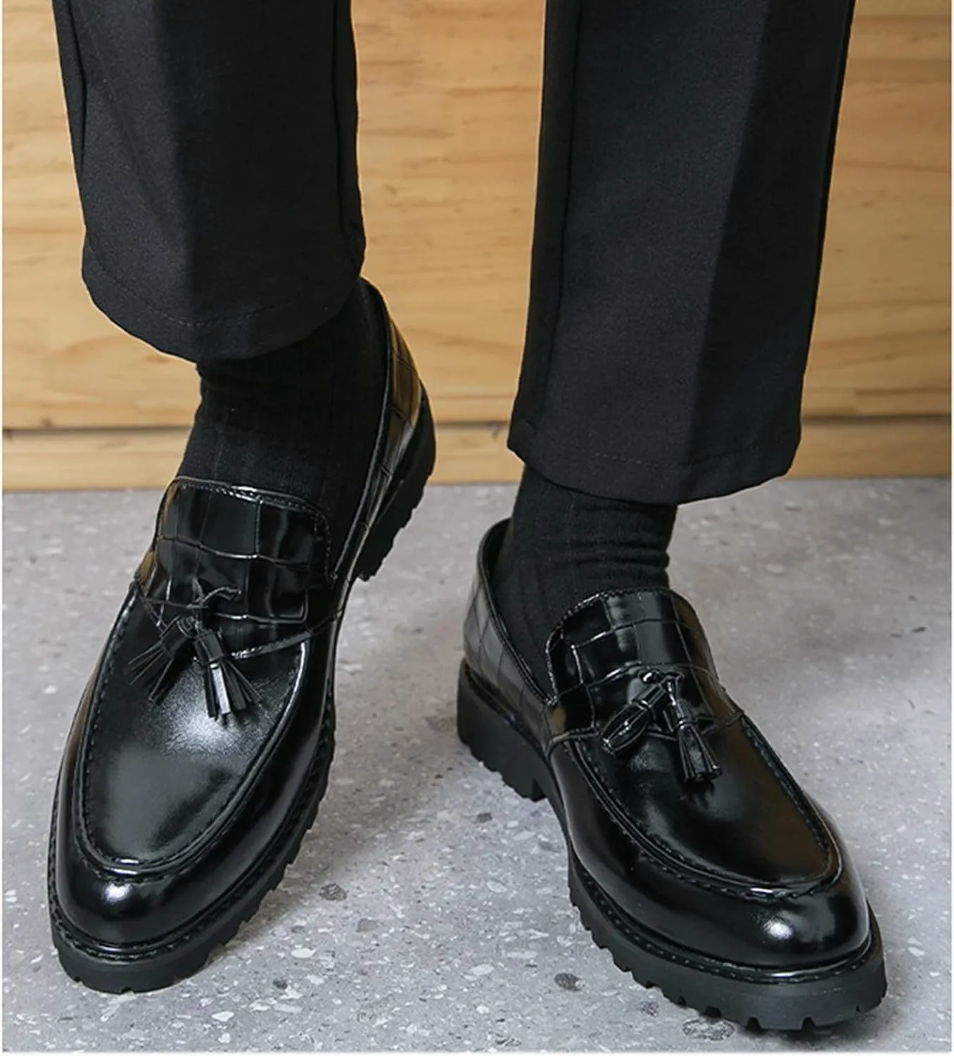 Men's Leather Slip-On Platform Tassel Loafers Fashion Round Toe Non-Slip Low Top Slip-On Business Dress Shoes for Driving Party Office