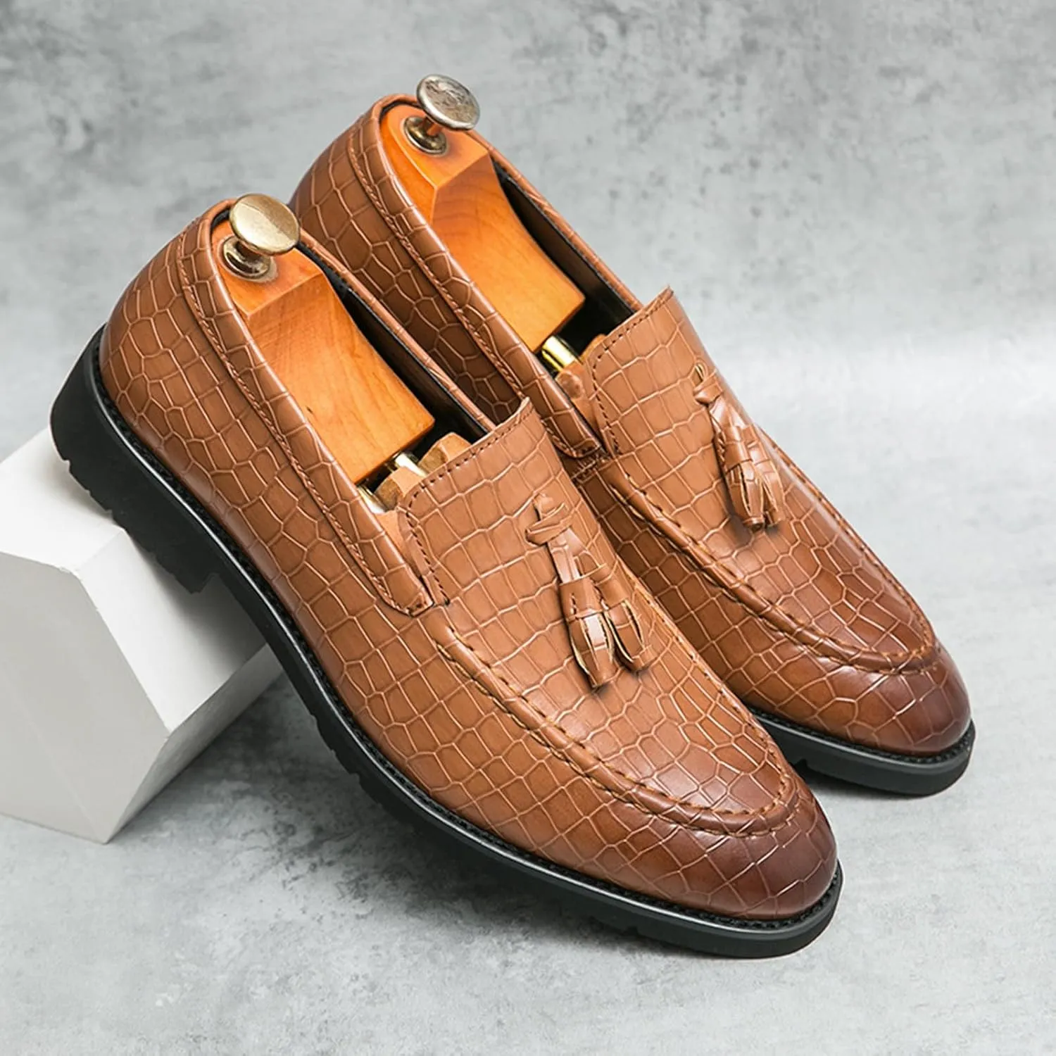Men'S Leather Stone Pattern Tassel Slip-On Loafers,Fashion Pointed Toe Comfortable Low Top Non-Slip Dress Shoes,for Wedding Party Formal