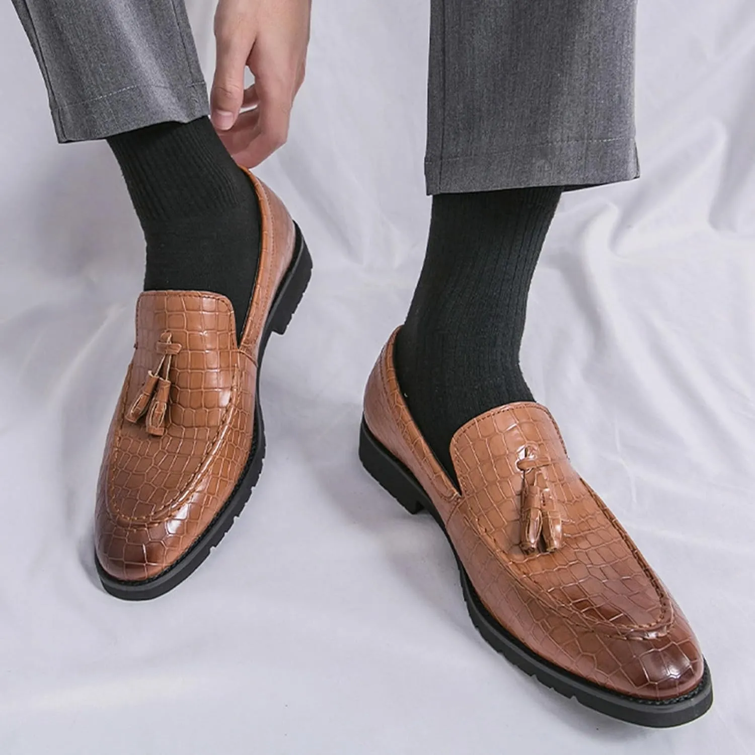 Men'S Leather Stone Pattern Tassel Slip-On Loafers,Fashion Pointed Toe Comfortable Low Top Non-Slip Dress Shoes,for Wedding Party Formal