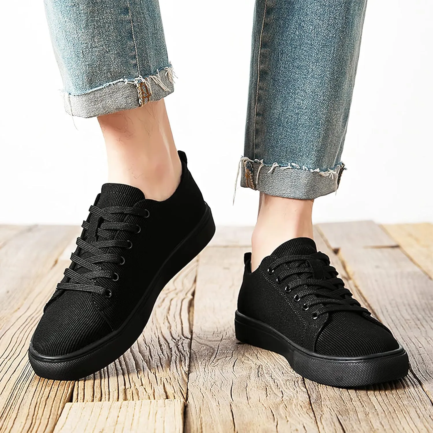 Men's Low-Top Canvas Shoes Solid Black Lace-Up Fashion Trainers