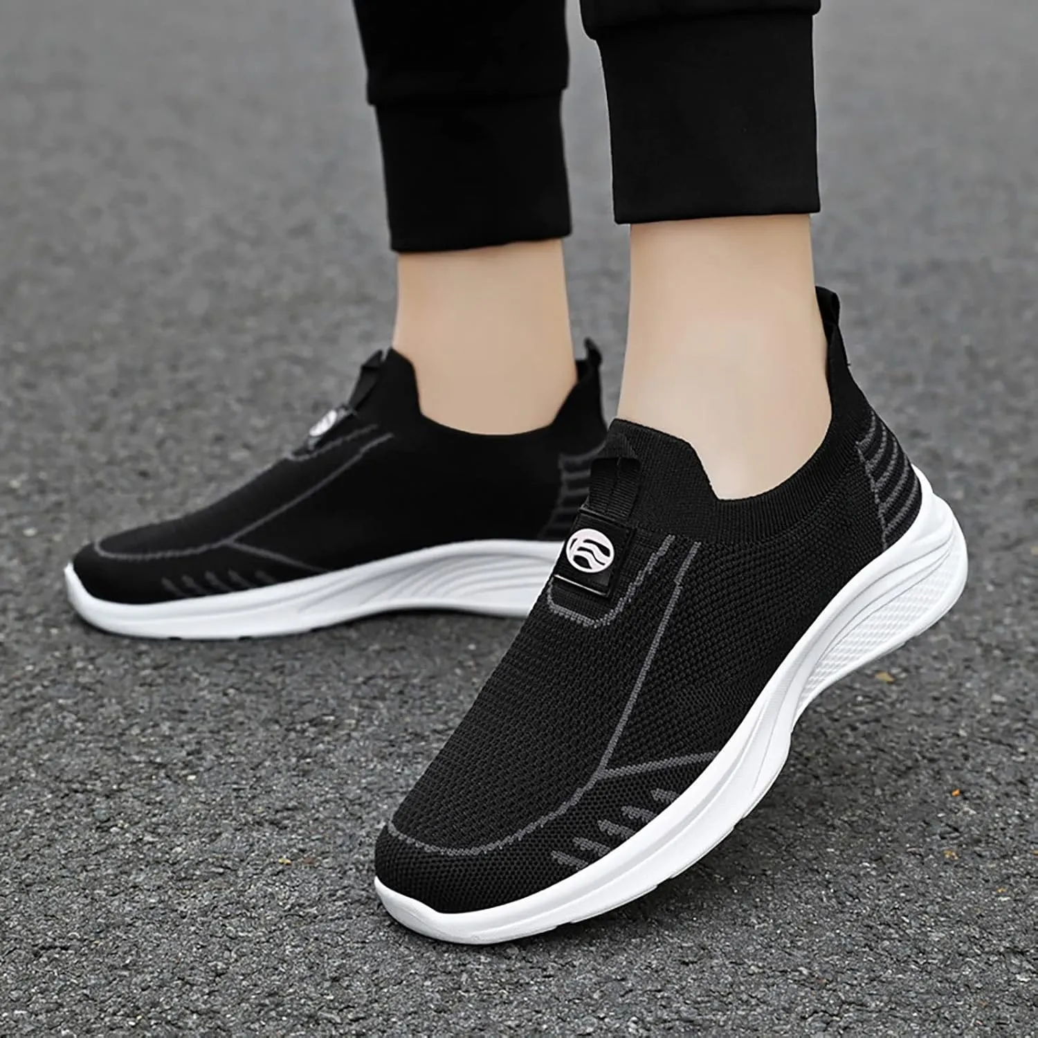 Men's New Flying Weave Walking Shoes Breathable and Comfortable Men's Casual Jogging Summer Sneaker