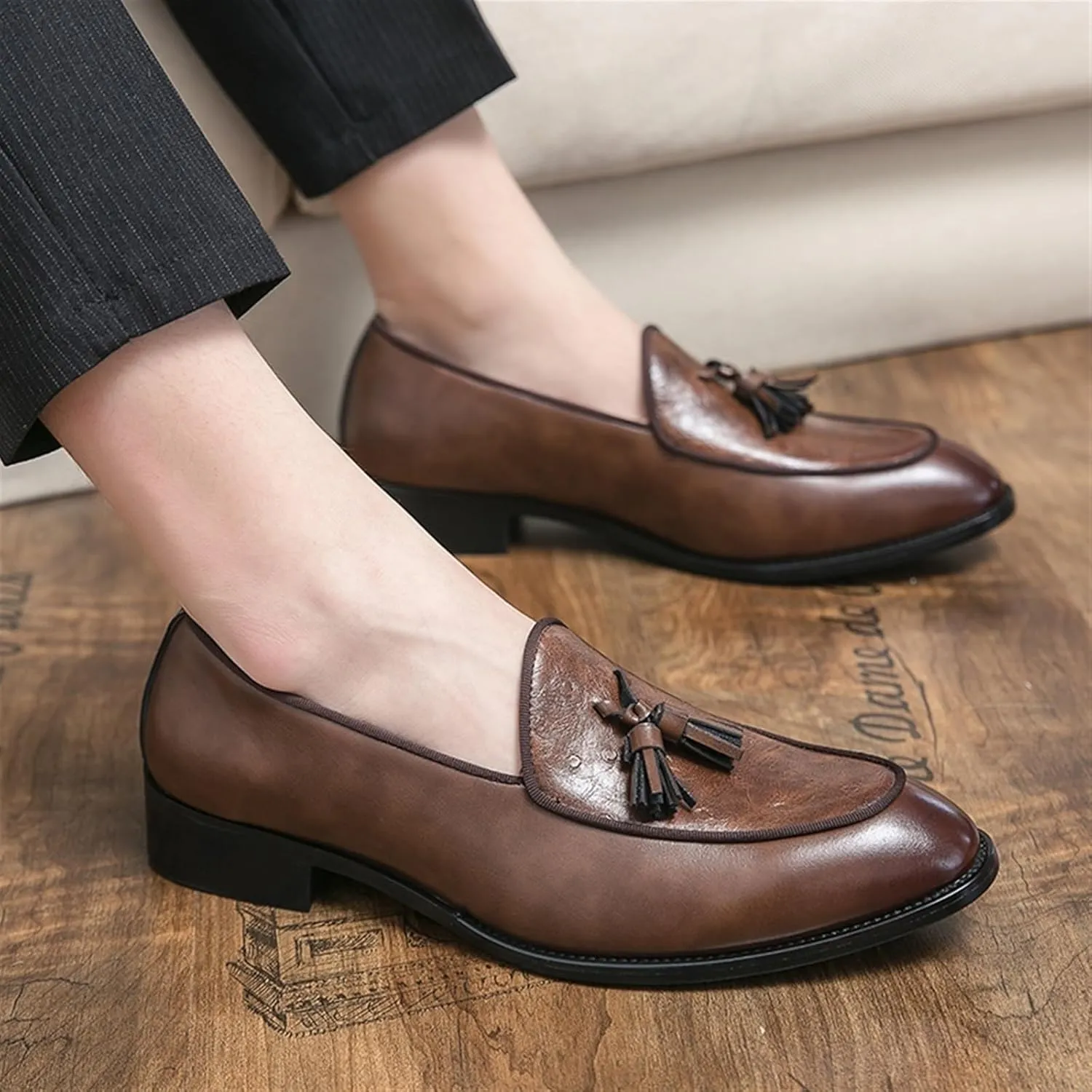 Men's Tassel Loafers – Lightweight Leather Slip-On Shoes with Comfortable Flat Heel, Fashionable for Prom and Casual Wear