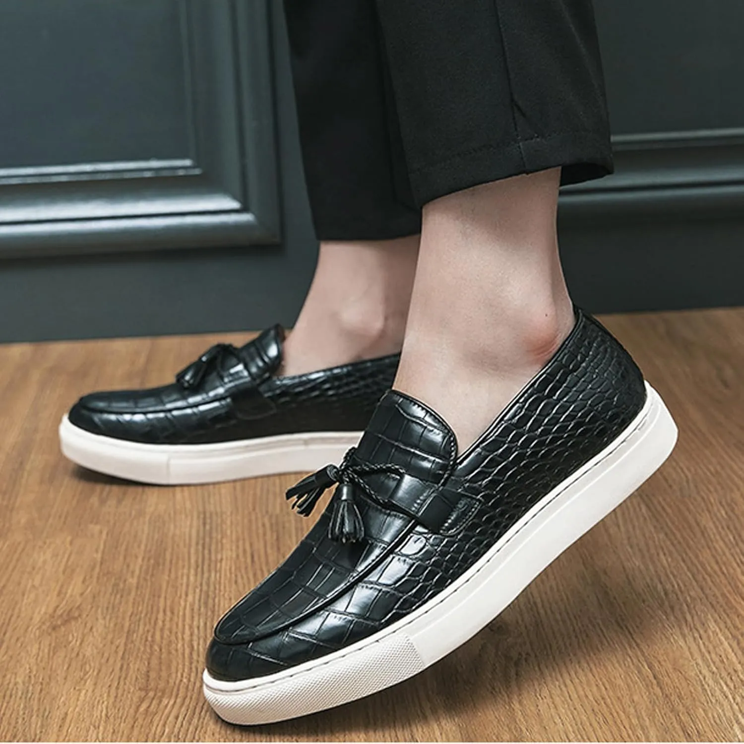Men's Vintage Leather Tassel Slip-On Dress Loafers Fashion Breathable Non-Slip Smoking Formal Shoes Business Wedding Party Shoes