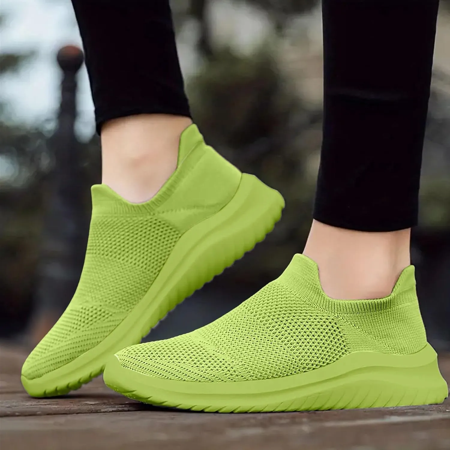 Stylish and Comfortable Mesh Breathable Soft Soled Casual Sneakers for Men and Women Alike. Women Athletic Shoes